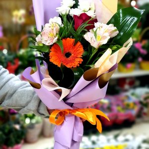 Buchet trandafir, gerbera, astromeria, lisianthus