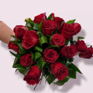 Buchet 15 Trandafiri Rosii Tip 2