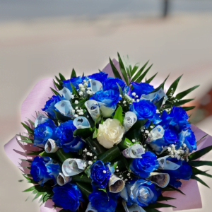 Buchet cu trandafiri si bancnote