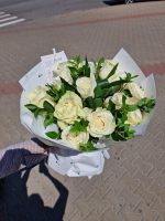 Buchet cu 13 trandafiri - Image 3