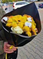 Buchet Mix de flori galben