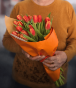 Buchet 17 Lalele – Livrare Rapidă în Județul Vaslui - Image 2